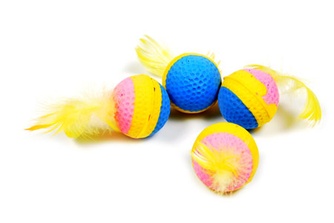 Игрушка для кошек TRIOL Мяч радужный с перьями (3,5см, 4 шт.)